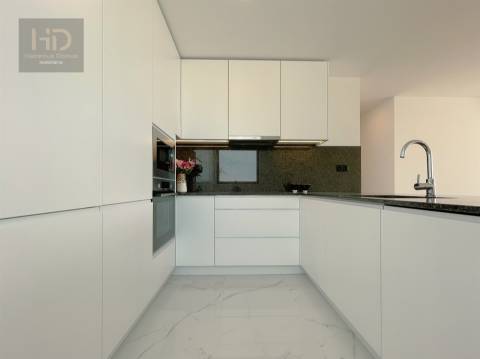 T2 de luxo na 1ª linha da praia em Canidelo