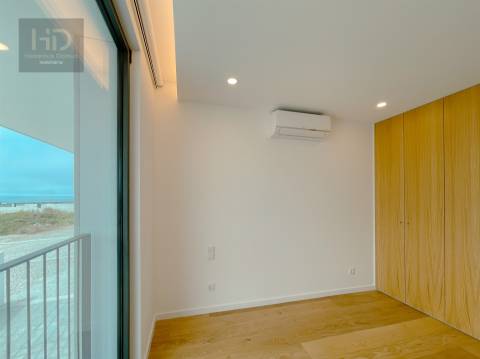 T2 de luxo na 1ª linha da praia em Canidelo