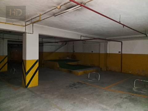 Garagem  Venda em Lordelo do Ouro e Massarelos,Porto