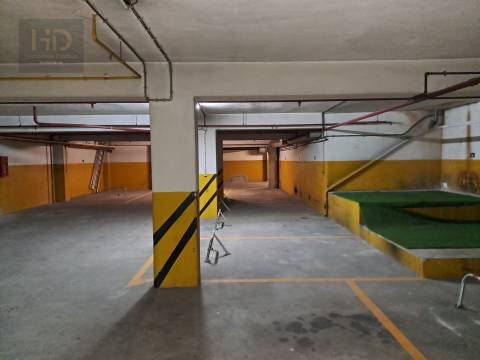 Garagem  Venda em Lordelo do Ouro e Massarelos,Porto