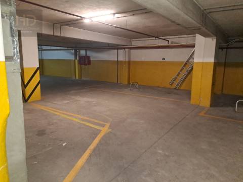 Garagem  Venda em Lordelo do Ouro e Massarelos,Porto