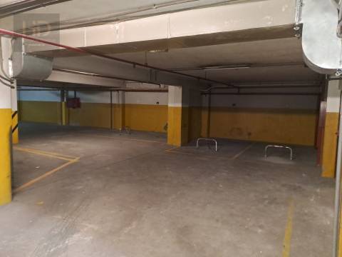 Garagem  Venda em Lordelo do Ouro e Massarelos,Porto