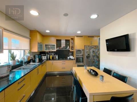 Moradia T3+1 em Arcozelo próxima das praias