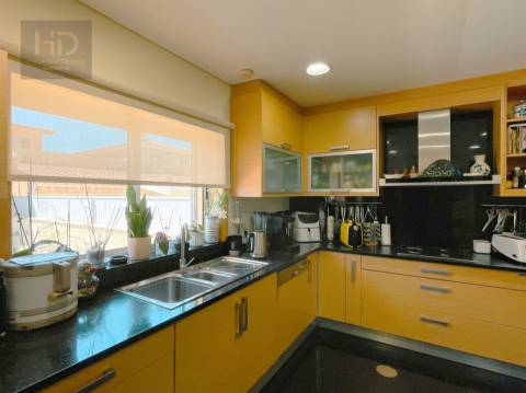 Moradia T3+1 em Arcozelo próxima das praias