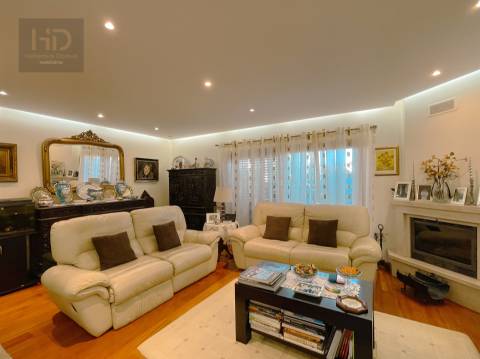 Moradia T3+1 em Arcozelo próxima das praias