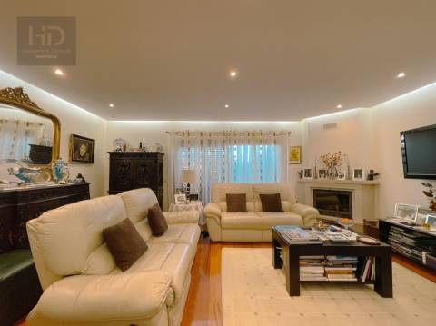 Moradia T3+1 em Arcozelo próxima das praias