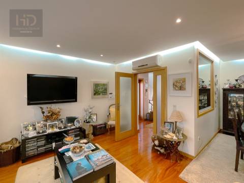 Moradia T3+1 em Arcozelo próxima das praias