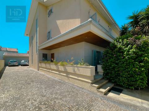 Moradia T3+1 em Arcozelo próxima das praias