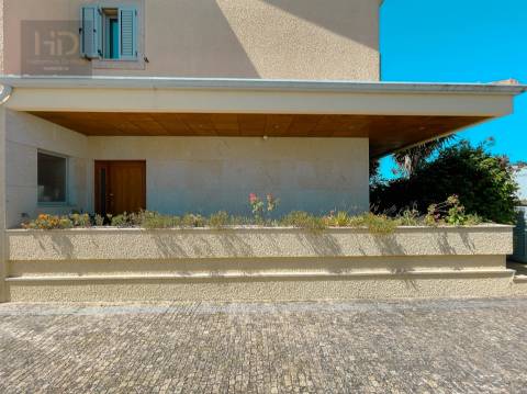 Moradia T3+1 em Arcozelo próxima das praias