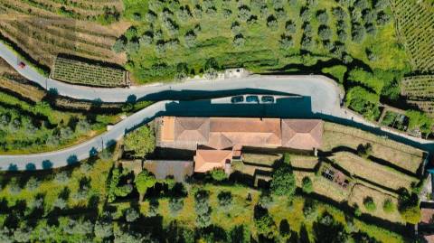 Casa senhorial brasonada do Século XVIII na região do Douro