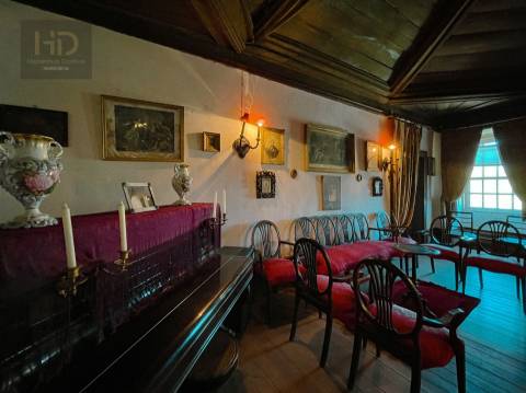 Casa senhorial brasonada do Século XVIII na região do Douro