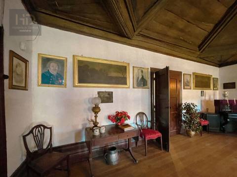 Casa senhorial brasonada do Século XVIII na região do Douro