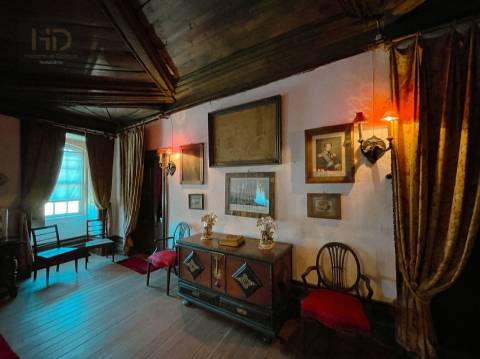 Casa senhorial brasonada do Século XVIII na região do Douro