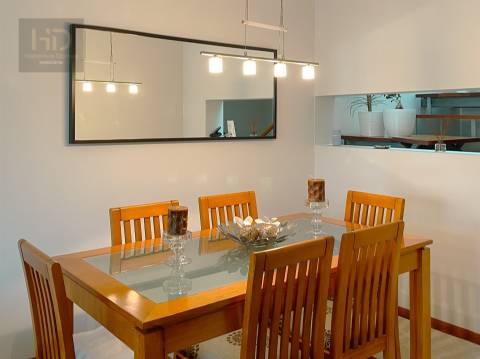 Moradia T4 com 307.7m2 em Pedroso.