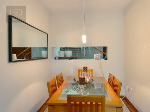 Moradia T4 com 307.7m2 em Pedroso.