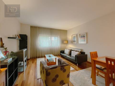 Moradia T4 com 307.7m2 em Pedroso.