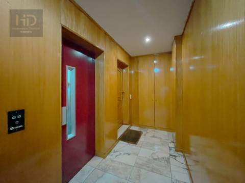 Apartamento T3 com 196m2 em Valadares