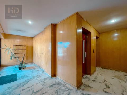 Apartamento T3 com 196m2 em Valadares