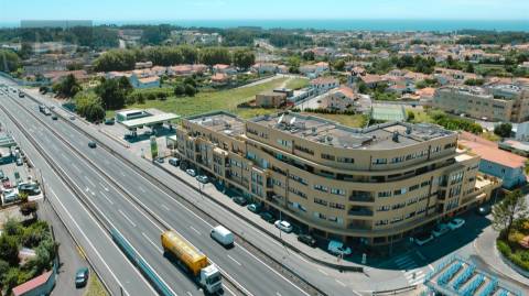 Apartamento T3 com 196m2 em Valadares