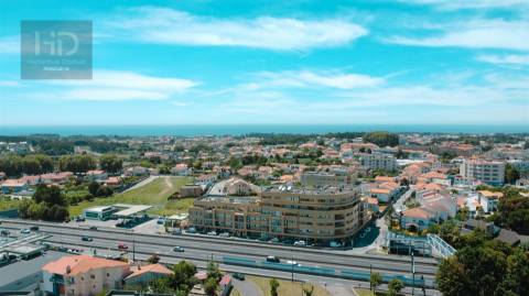 Apartamento T3 com 196m2 em Valadares