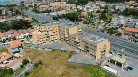 Apartamento T3 com 196m2 em Valadares