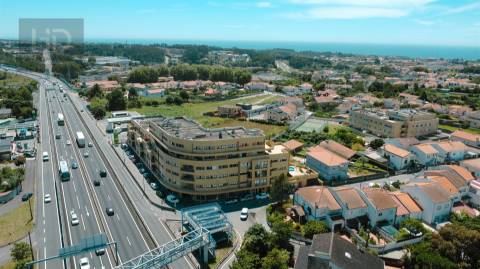 Apartamento T3 com 196m2 em Valadares