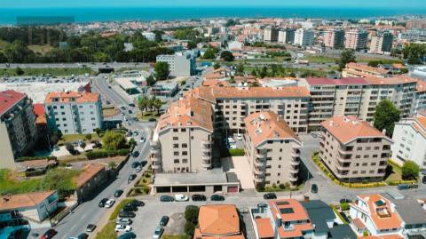 Penthouse T3+2  dúplex com 331m2 próximo das praias e da futura linha de metro em Gaia