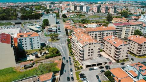 Penthouse T3+2  dúplex com 331m2 próximo das praias e da futura linha de metro em Gaia