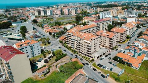 Penthouse T3+2  dúplex com 331m2 próximo das praias e da futura linha de metro em Gaia