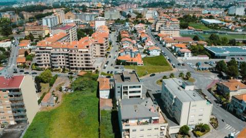 Penthouse T3+2  dúplex com 331m2 próximo das praias e da futura linha de metro em Gaia