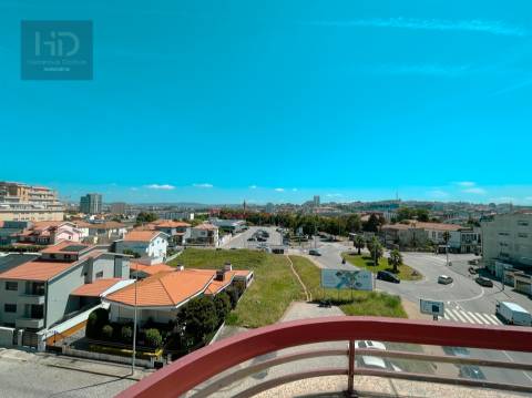 Penthouse T3+2  dúplex com 331m2 próximo das praias e da futura linha de metro em Gaia