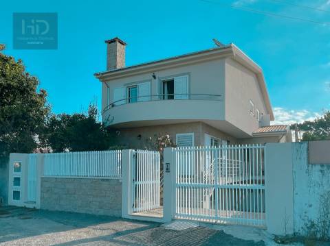 Moradia T3+1 em Canidelo próxima das praias