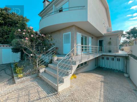 Moradia T3+1 em Canidelo próxima das praias