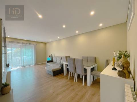 T2+1 renovado em Valadares junto à estação de comboios e perto das praias