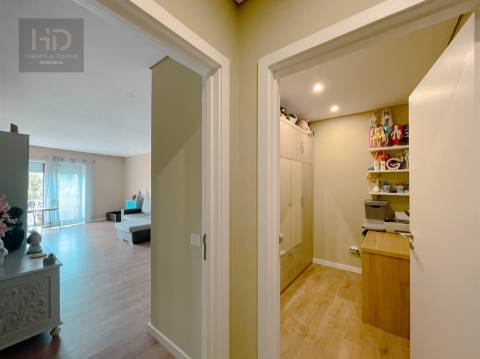 T2+1 renovado em Valadares junto à estação de comboios e perto das praias