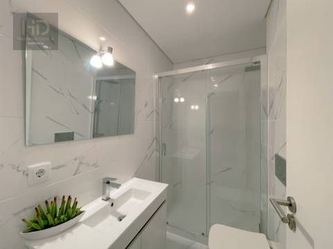 T2+1 renovado em Valadares junto à estação de comboios e perto das praias