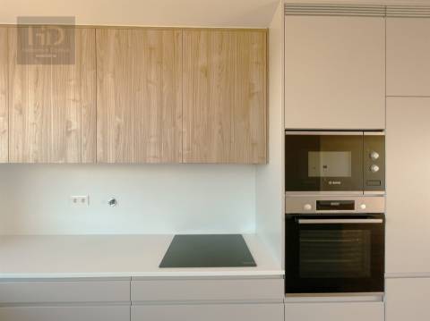 Penthouse T4 nova, próximo das praias em V. N. de Gaia.