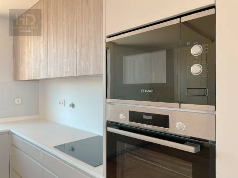 Penthouse T4 nova, próximo das praias em V. N. de Gaia.