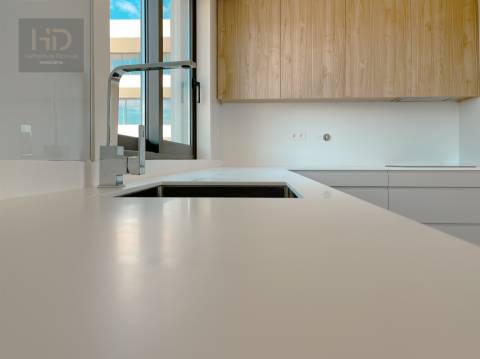 Penthouse T4 nova, próximo das praias em V. N. de Gaia.