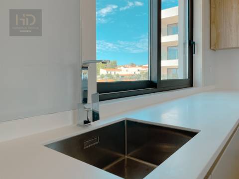Penthouse T4 nova, próximo das praias em V. N. de Gaia.