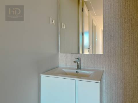 Penthouse T4 nova, próximo das praias em V. N. de Gaia.