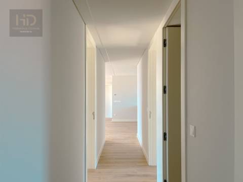 Penthouse T4 nova, próximo das praias em V. N. de Gaia.