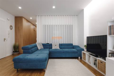 Apartamento T3+1 Arrendamento em Bonfim,Porto