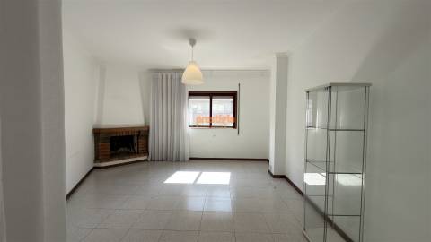 Apartamento T2 Arrendamento em Gualtar,Braga