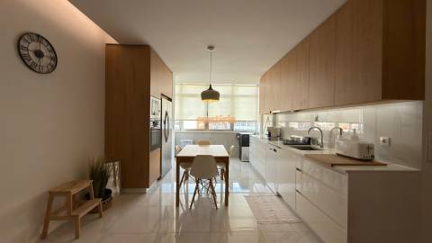 Apartamento T3+1 Arrendamento em Bonfim,Porto