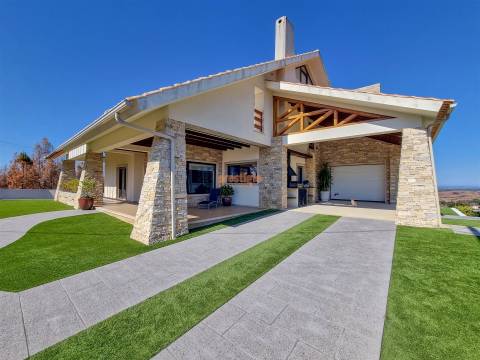 Moradia T4 Venda em Torrozelo e Folhadosa,Seia