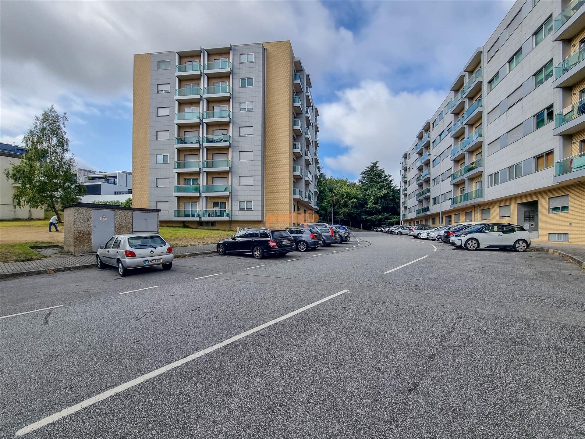 Apartamento T2 Arrendamento em Nogueira, Fraião e Lamaçães,Braga