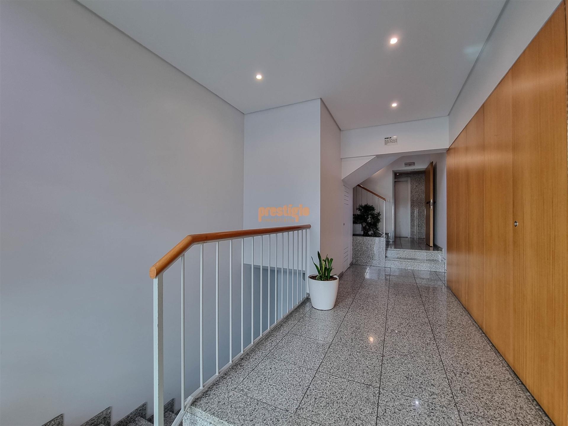 Apartamento T2 Arrendamento em Nogueira, Fraião e Lamaçães,Braga