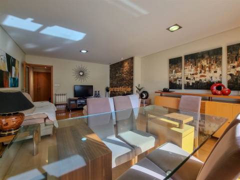 Apartamento T2 Arrendamento em Nogueira, Fraião e Lamaçães,Braga