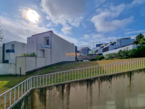 Apartamento T2 Arrendamento em Nogueira, Fraião e Lamaçães,Braga